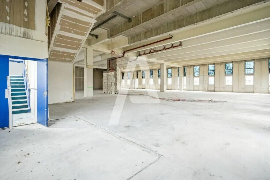 Light Industrial in Rungis to rent - Interior Photo - Image 3 of 5