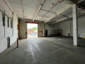 69 Upper Accommodation Rd, Leeds to rent Interior Photo- Image 2 of 6