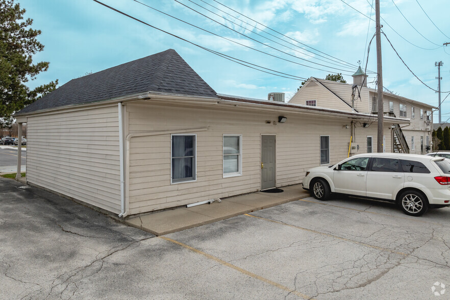 705 Conant St, Maumee, OH for rent - Building Photo - Image 3 of 7