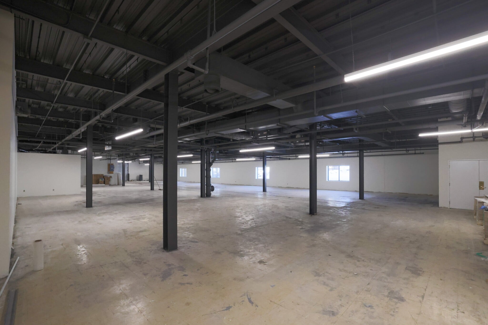 9220 Bass Lake Rd, New Hope, MN to rent Building Photo- Image 1 of 24