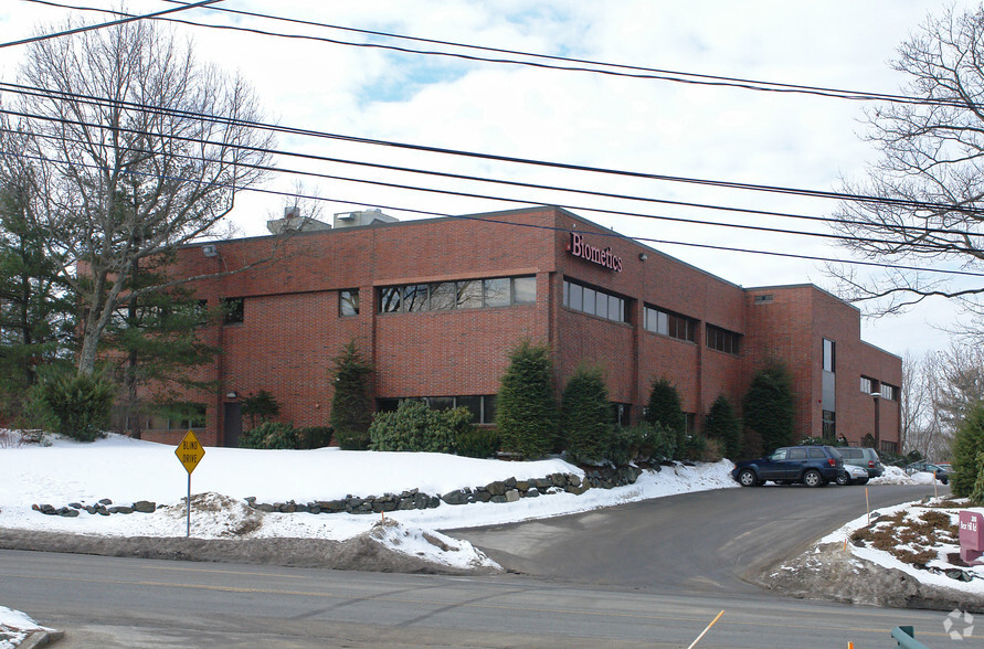 300 Bear Hill Rd, Waltham, MA for rent - Building Photo - Image 3 of 9