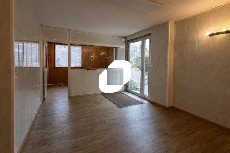 Office in Palaiseau to rent Interior Photo- Image 1 of 13