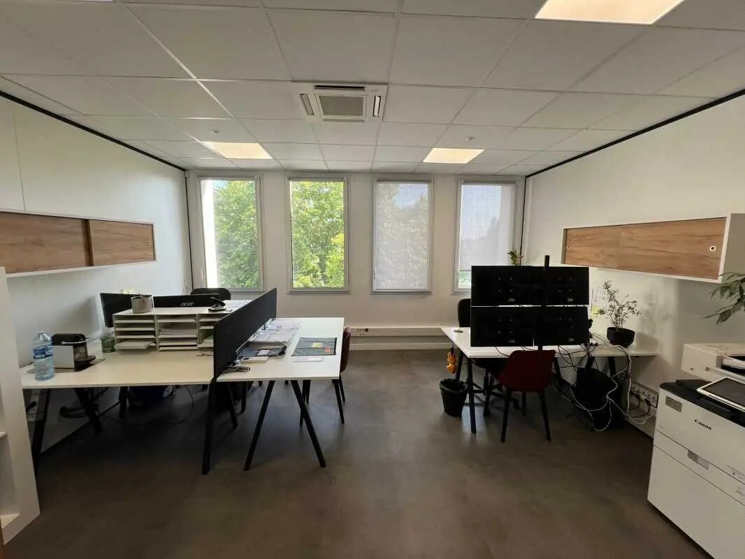 Office in Charenton-le-Pont to rent Interior Photo- Image 1 of 6