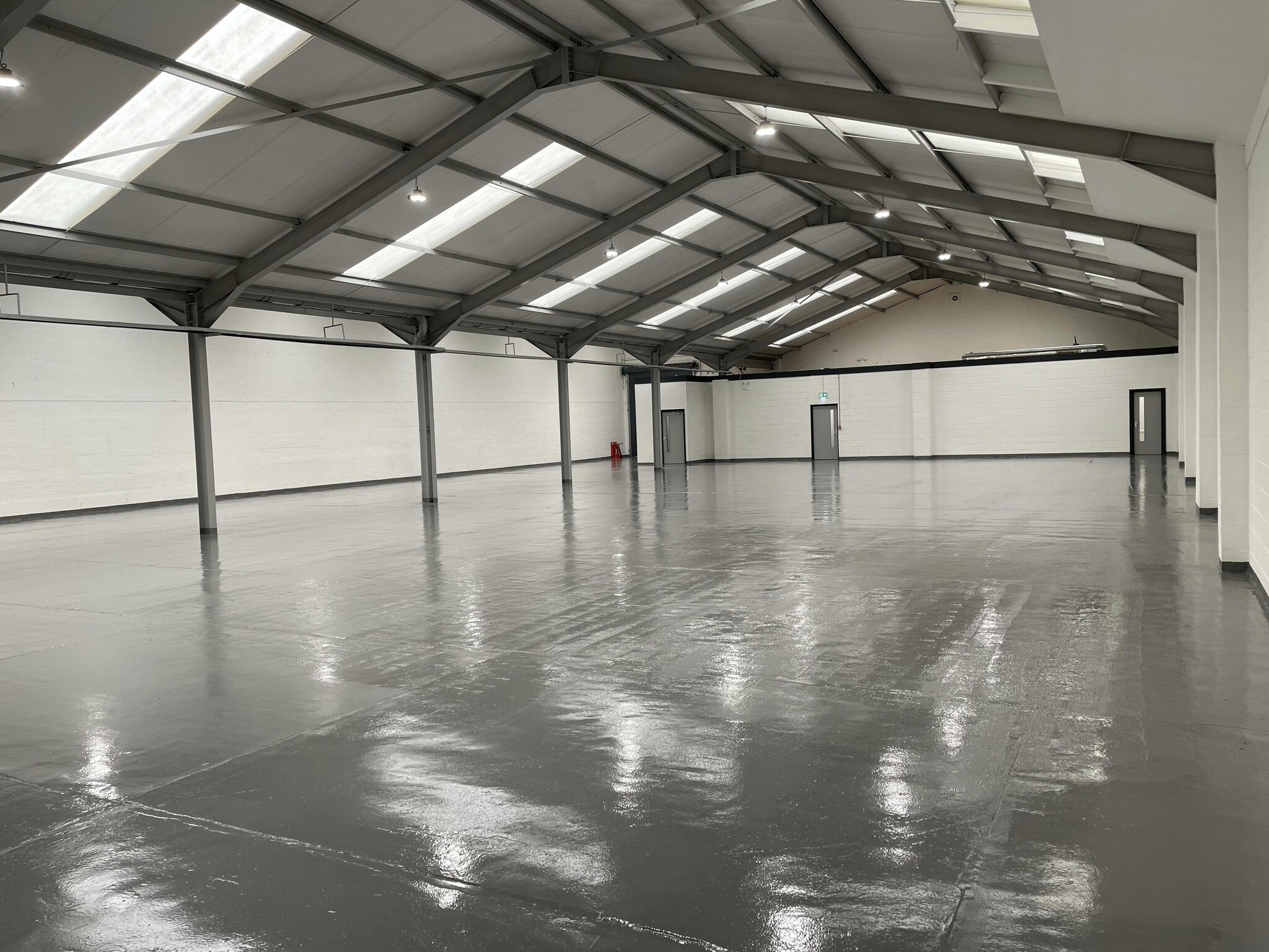 Longford Trading Estate, Manchester to rent Interior Photo- Image 1 of 7