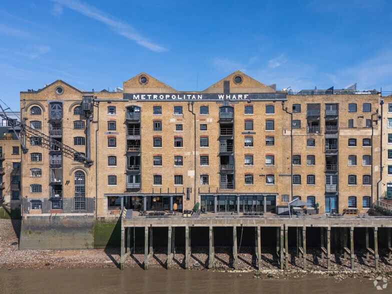 70 Wapping Wall, London to rent - Building Photo - Image 3 of 39