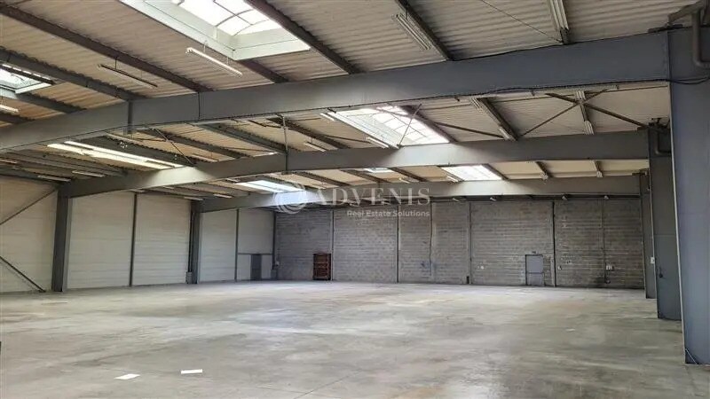 Light Industrial in Les Sorinières to rent - Interior Photo - Image 3 of 3