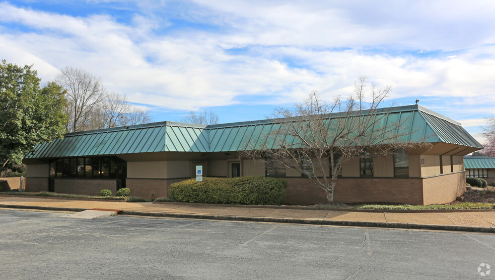 1301 W Wendover Ave, Greensboro, NC for sale - Primary Photo - Image 1 of 1