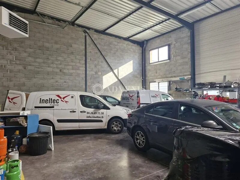 Location Local d'activités 285 m² - Photo 1