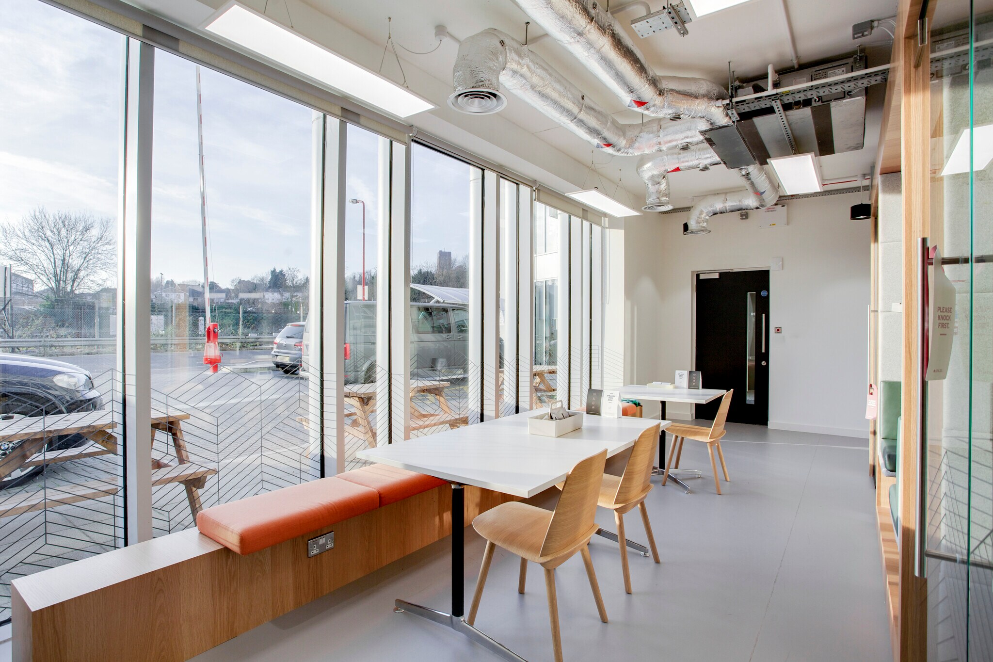 Station Vw, Guildford to rent Interior Photo- Image 1 of 7