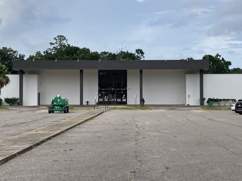 2001 E Pass Rd, Gulfport, MS for sale - Building Photo - Image 2 of 27