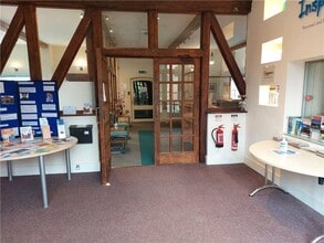 Bridport Rd, Dorchester to rent Interior Photo- Image 2 of 5