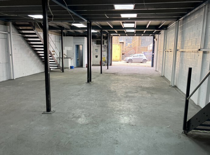 Woolwich Church St, London to rent - Interior Photo - Image 3 of 3