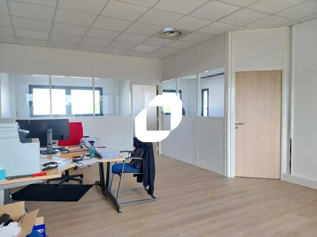 Location Bureaux 75 m² à 150 m² - Photo 1