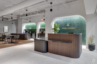 3200 E Camelback Rd, Phoenix, AZ to rent Building Photo- Image 1 of 8