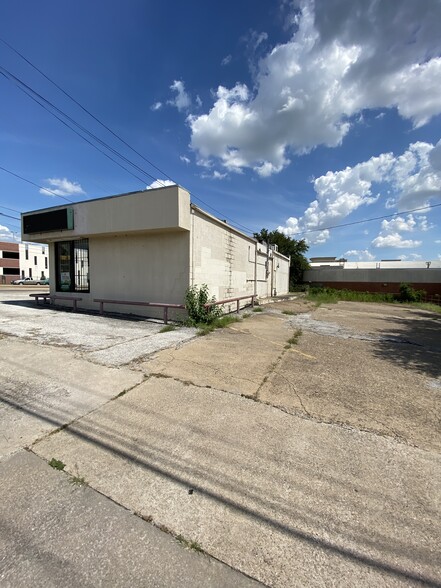 4303 S Lancaster Rd, Dallas, TX for rent - Building Photo - Image 2 of 15