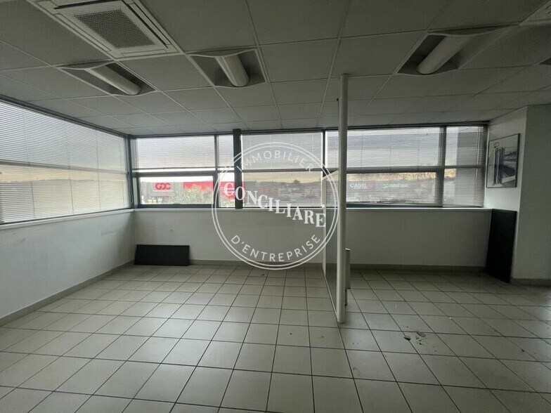 Office in Portet-sur-Garonne to rent - Interior Photo - Image 3 of 4
