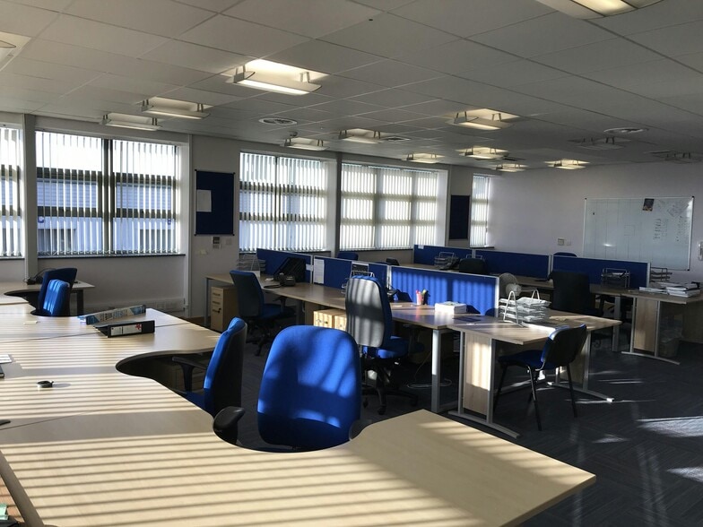 Whitfield Ct, Durham to rent - Interior Photo - Image 1 of 15