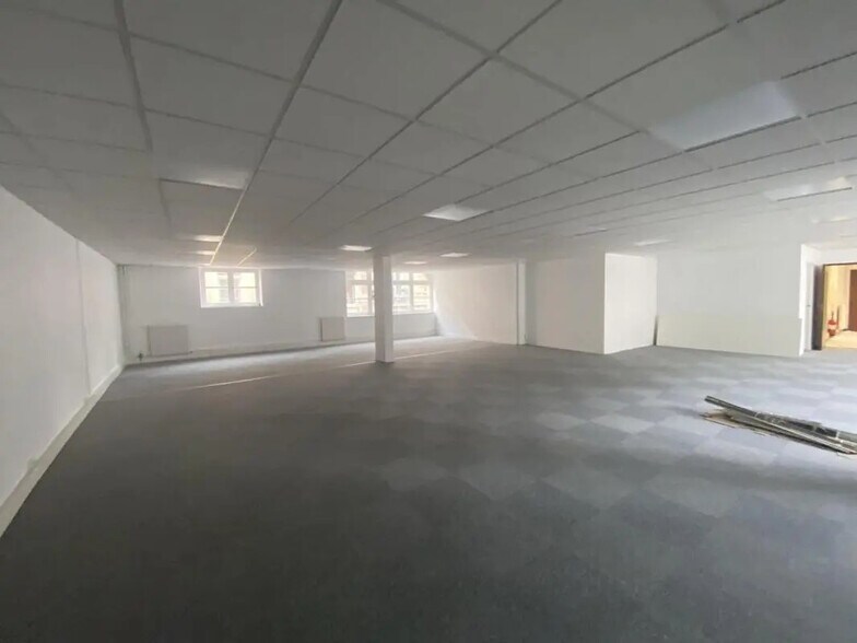 Office in Rouen to rent - Building Photo - Image 2 of 6