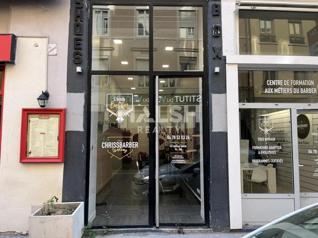 Retail in Lyon to rent Building Photo- Image 1 of 4