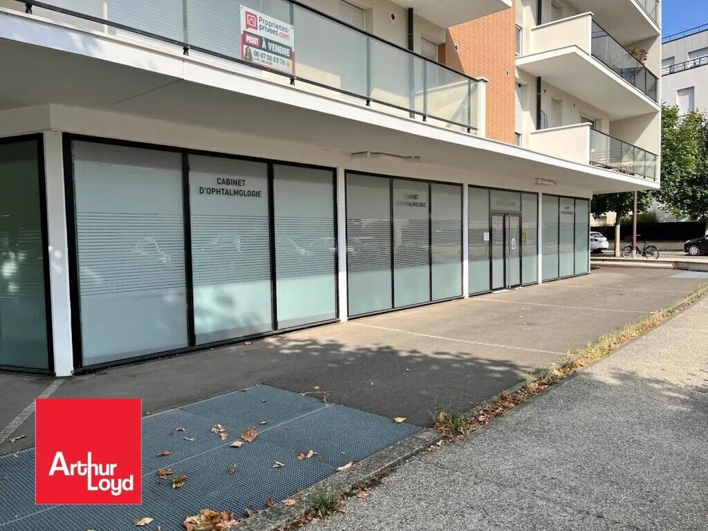 Location Commerce 319 m² - Photo 1