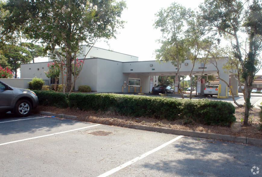 7815 N Kings Hwy, Myrtle Beach, SC for rent - Building Photo - Image 2 of 5