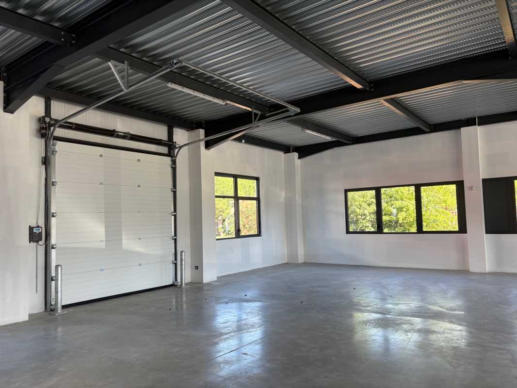 27 Chemin Des Peupliers, Dardilly to rent Interior Photo- Image 1 of 8