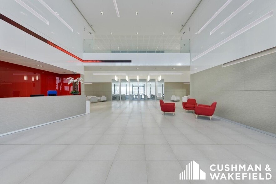 19 Rue D'Arcueil, Rungis to rent - Lobby - Image 2 of 15