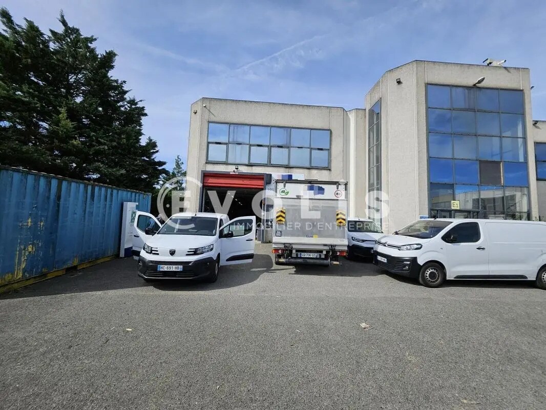 Light Industrial in Vitry-sur-Seine to rent Building Photo- Image 1 of 19