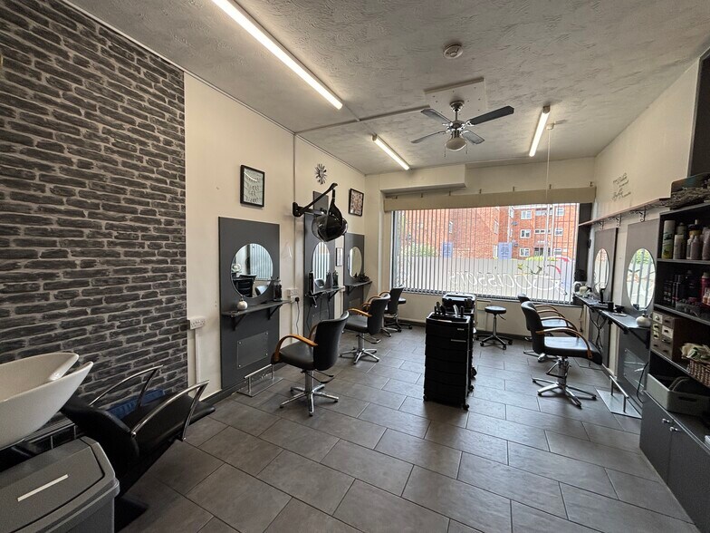 2A Churchill Av, Melksham for sale - Interior Photo - Image 2 of 3