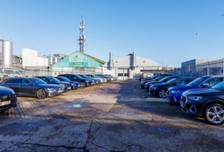 2B Buckingham Ave, Slough to rent Building Photo- Image 2 of 4