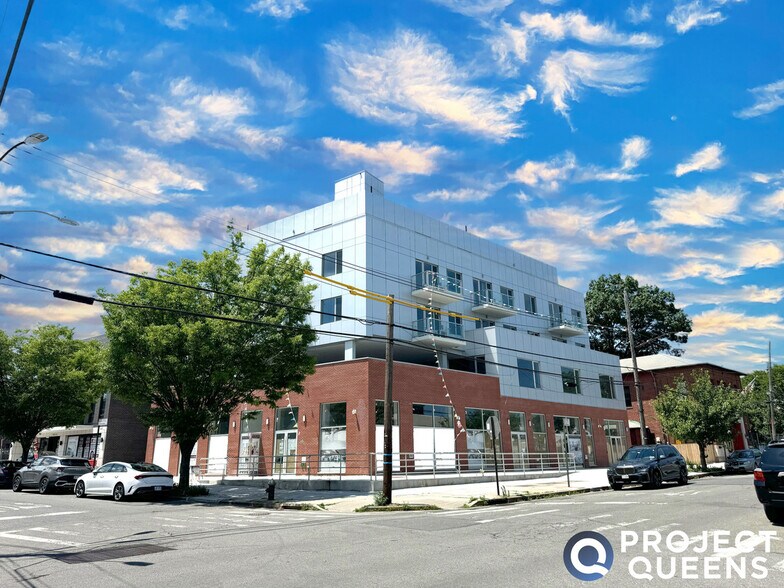 150-23 Barclay Ave, Flushing, NY for rent - Building Photo - Image 1 of 4