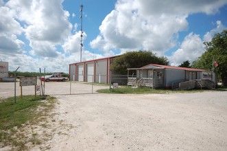 1405 W Main St, Edna, TX for sale Primary Photo- Image 1 of 1