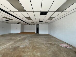 11001 N 99th Ave, Peoria, AZ to rent Interior Photo- Image 1 of 2