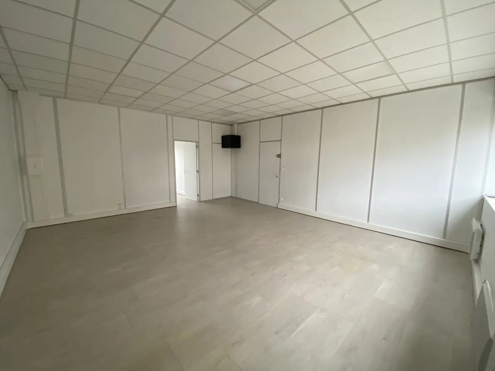 60 Boulevard Maréchal Alphonse Juin, Nantes to rent Interior Photo- Image 1 of 7