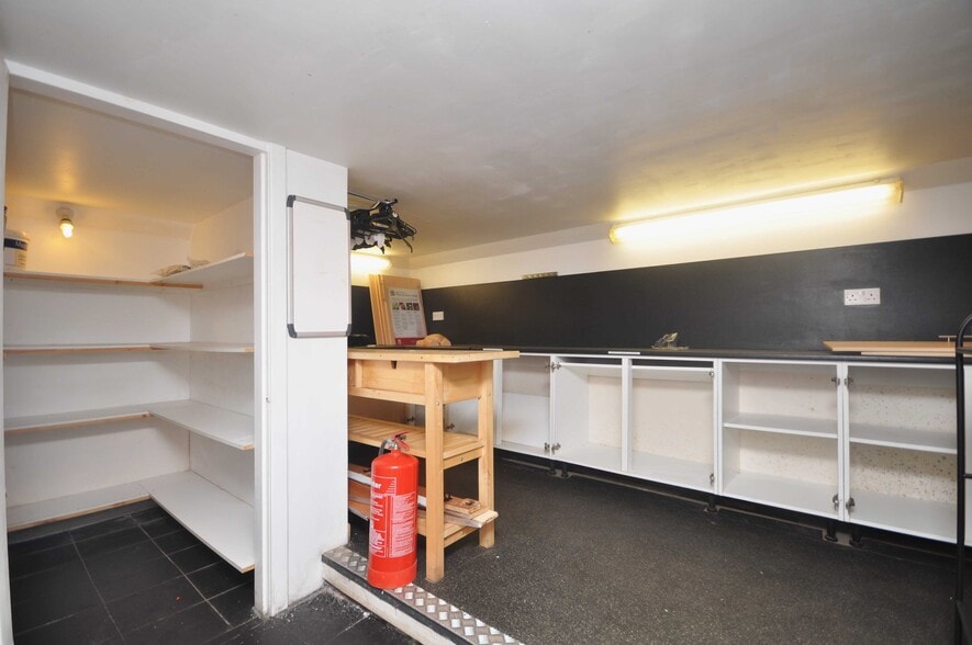 1-3 Arthur St, Newton Stewart for sale - Interior Photo - Image 2 of 7