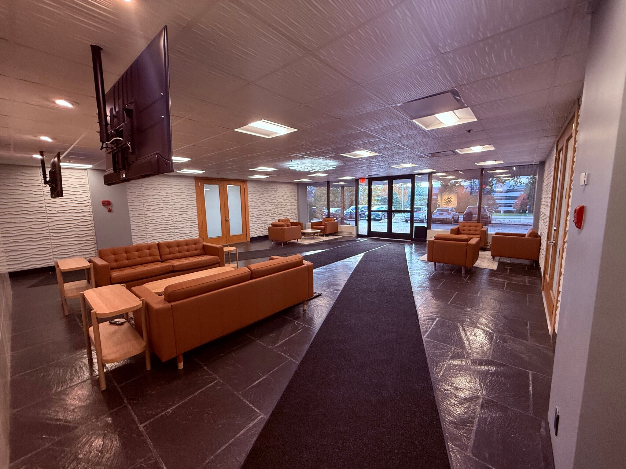 420 Columbus Ave, Valhalla, NY to rent Interior Photo- Image 1 of 19