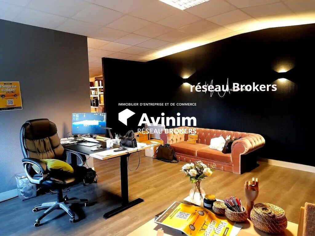 Location Bureaux 121 m² - Photo 1