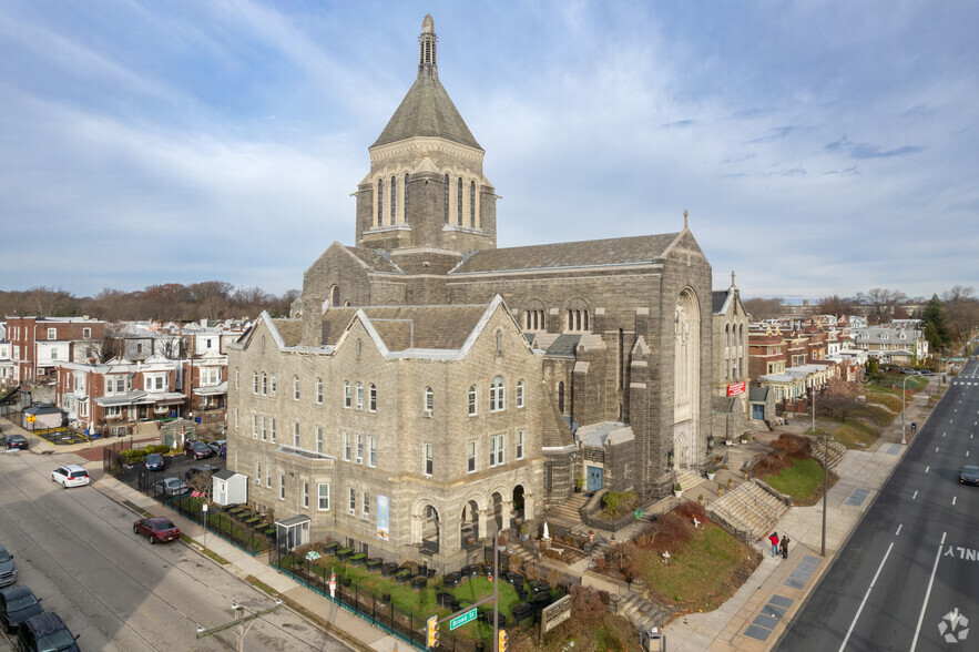 5210-5218 N Broad St, Philadelphia, PA for rent - Building Photo - Image 1 of 5