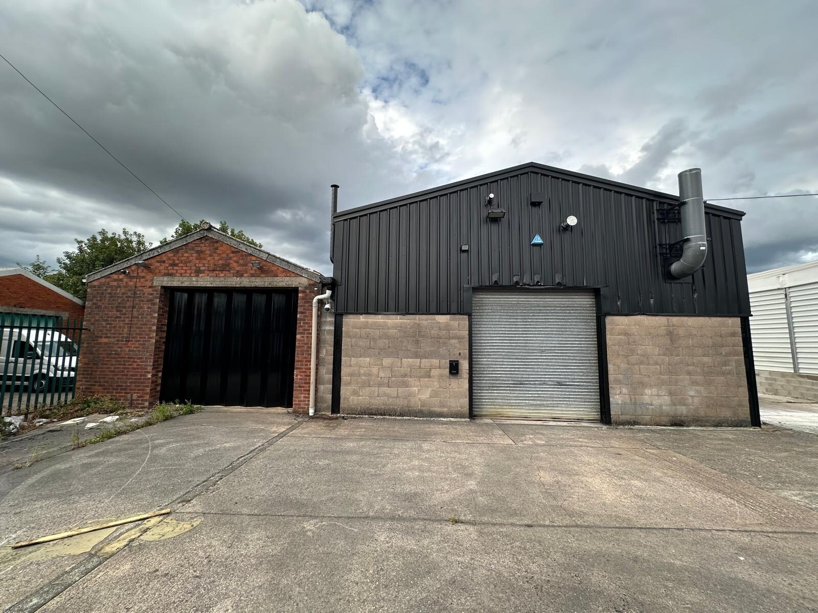 Mount Skip Lane, Manchester to rent Building Photo- Image 1 of 11