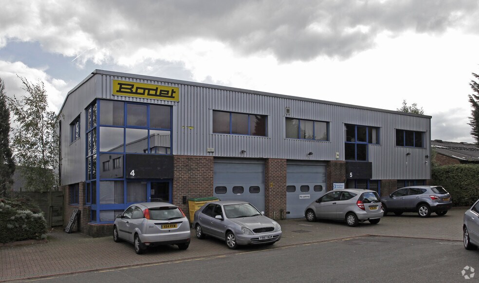 Cleveland Way, Hemel Hempstead for sale - Primary Photo - Image 1 of 1