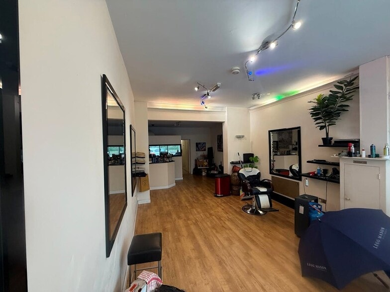 139 Bewsey Rd, Warrington to rent - Interior Photo - Image 3 of 4