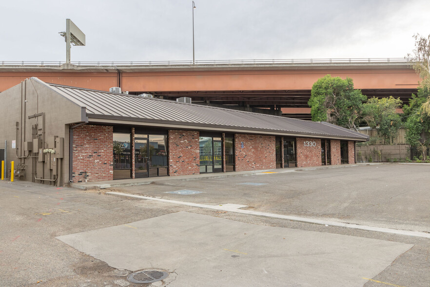 1330 W Fremont St, Stockton, CA for rent - Building Photo - Image 1 of 3