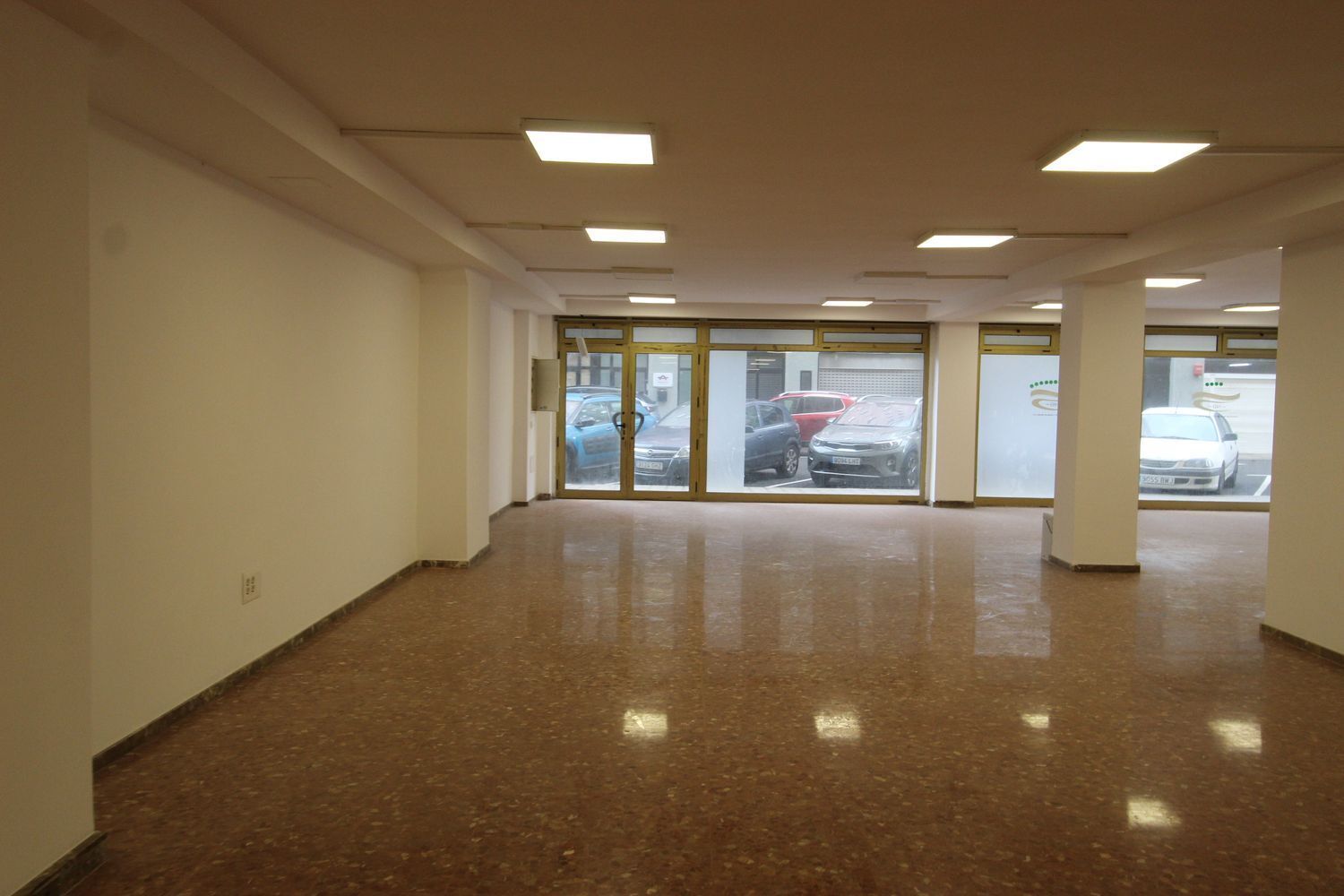 Rafael, 24, Las Palmas de Gran Canaria, Las Palmas to rent Building Photo- Image 1 of 15