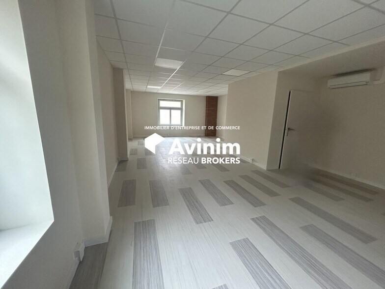 Light Industrial in Muret to rent - Interior Photo - Image 3 of 5