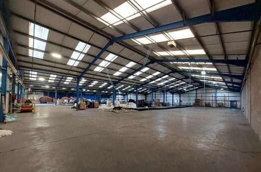 33 Ladeside Gdns, Kilbirnie to rent Building Photo- Image 1 of 1