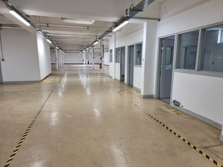 Light Industrial in Le Pré-Saint-Gervais to rent - Building Photo - Image 3 of 8
