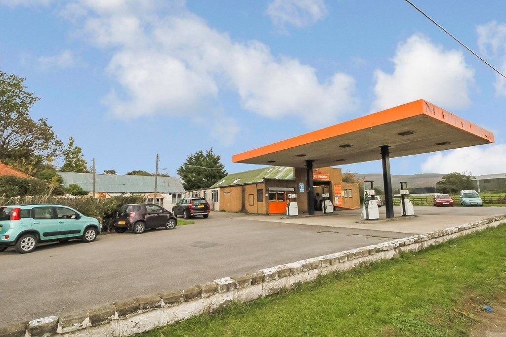 Holywell Rd, St Asaph for sale Primary Photo- Image 1 of 1