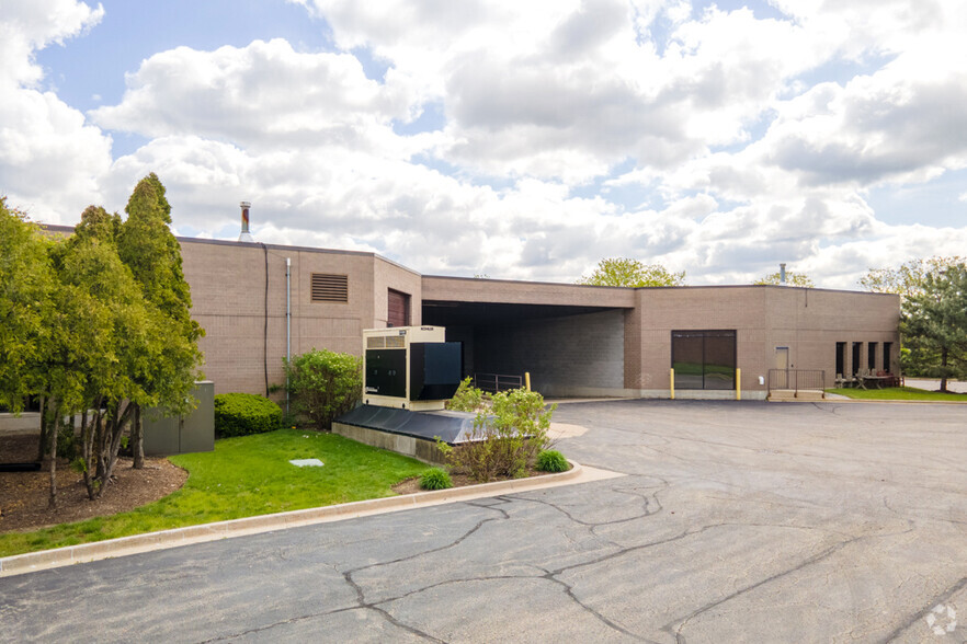 600 Joliet Rd, Willowbrook, IL for rent - Building Photo - Image 2 of 4