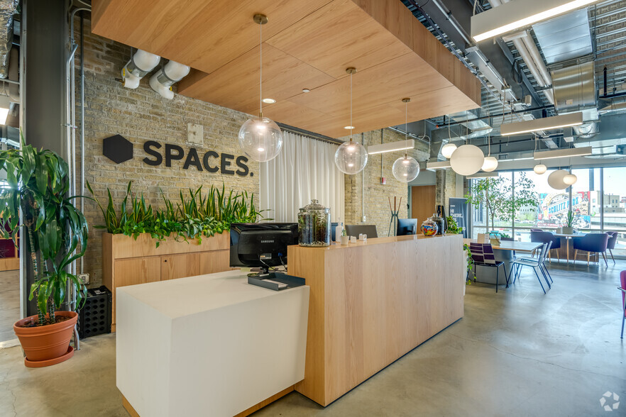 1433 N Water St, Milwaukee, WI for rent - Lobby - Image 1 of 32