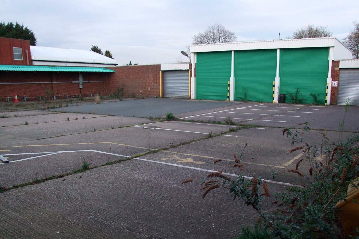 Dickens Rd, Milton Keynes for sale Primary Photo- Image 1 of 1